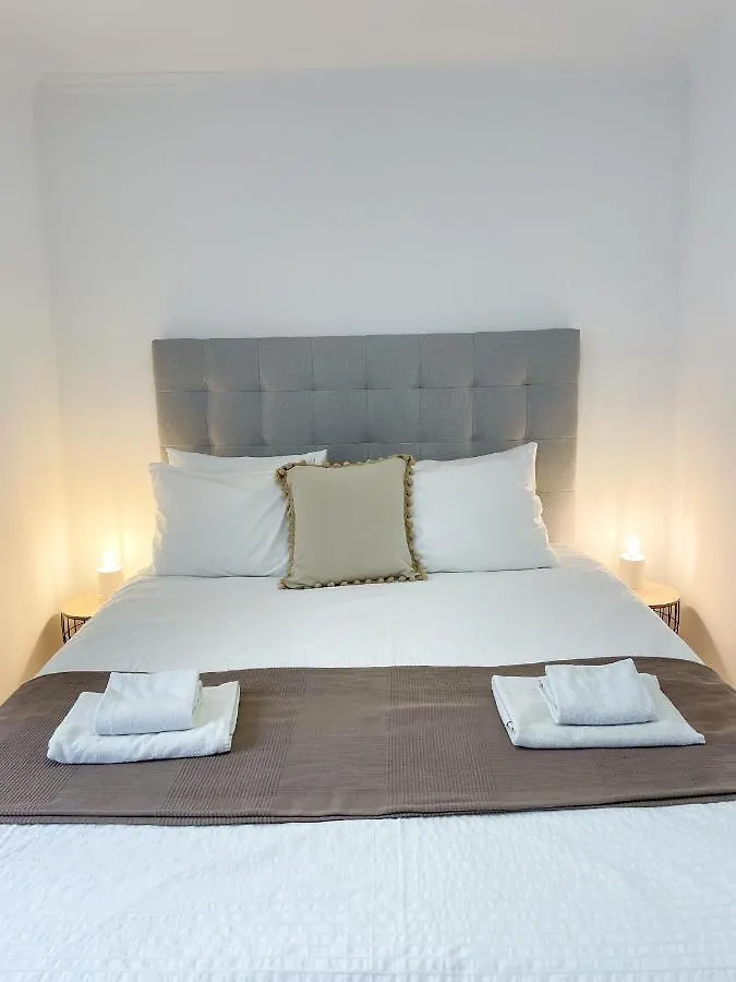 Stay In The Heart Of Alfama! Cozy 1 Bedroom Apartment Lisbona